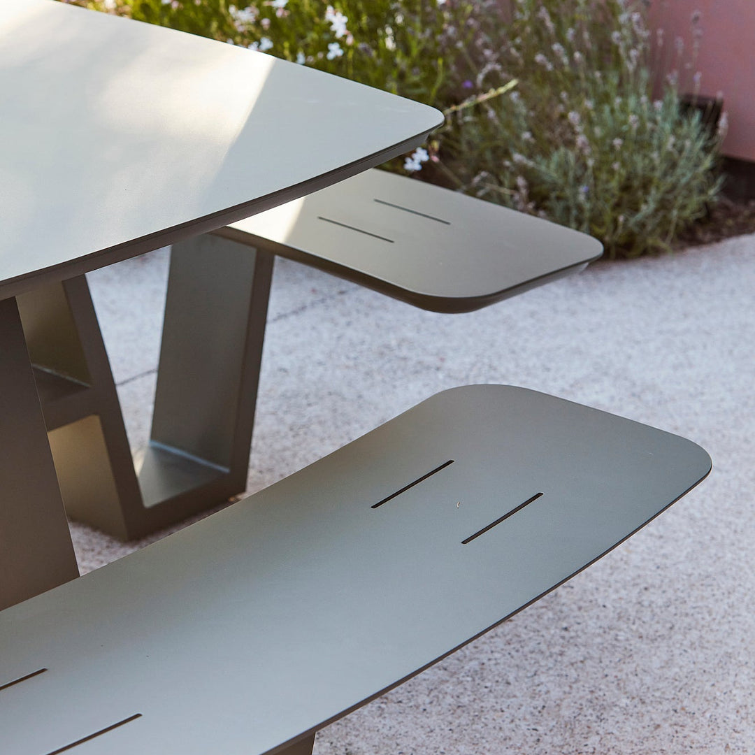 Squadro picknicktafel 229x229cm in groen mat aluminium
