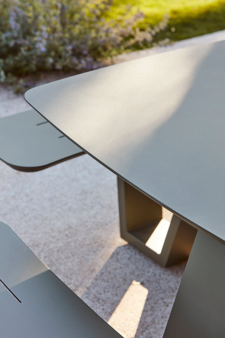 Squadro picknicktafel 229x229cm in groen mat aluminium