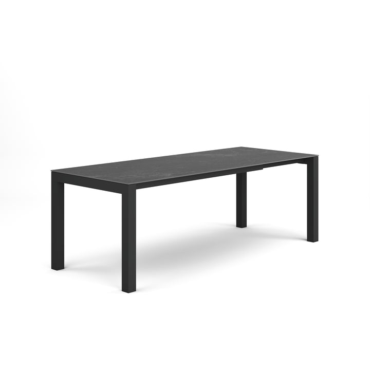 Forli extendable table | Beja Charcoal Mat