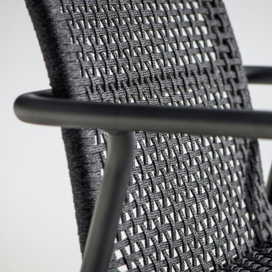 Durham stackable garden chair in anthracite aluminum and anthracite square woven round rope